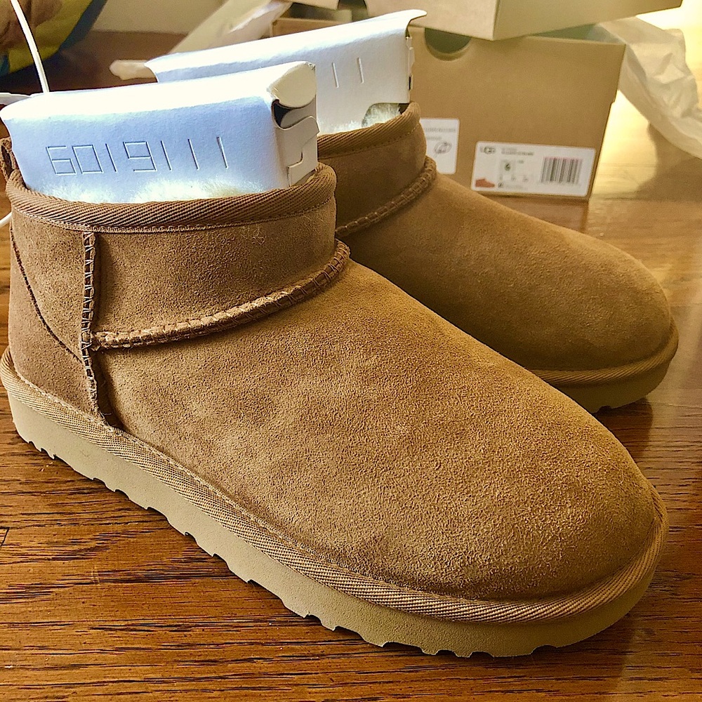 NEW IN BOX UGG Ultra Mini Chestnut